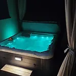 Lägenhet Bowery - Arnyas Vendeghazak - Jakuzzi Hasznalattal Balatonalmádi