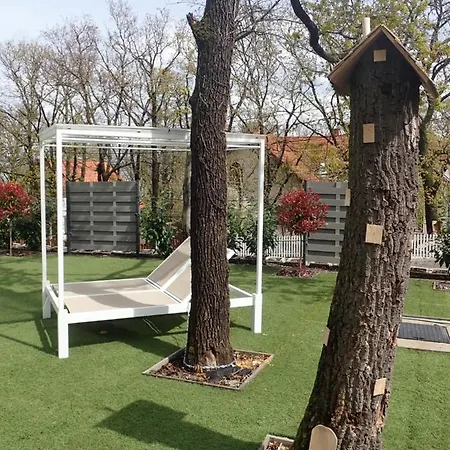 Bowery - Arnyas Vendeghazak - Jakuzzi Hasznalattal Balatonalmádi