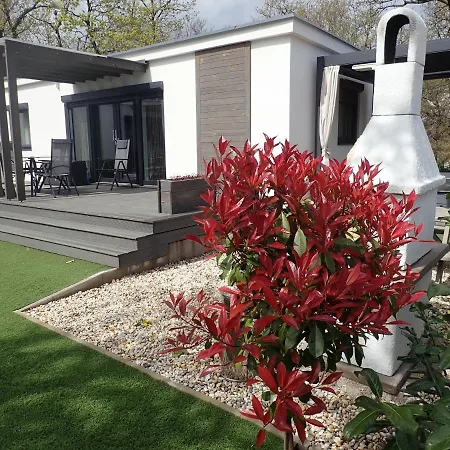 Bowery - Arnyas Vendeghazak - Jakuzzi Hasznalattal Apartmán Balatonalmádi