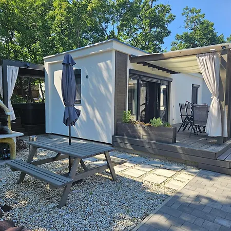 Bowery - Arnyas Vendeghazak - Jakuzzi Hasznalattal *