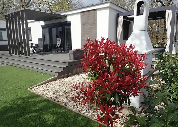 Bowery - Arnyas Vendeghazak - Jakuzzi Hasznalattal Apartmán Balatonalmádi