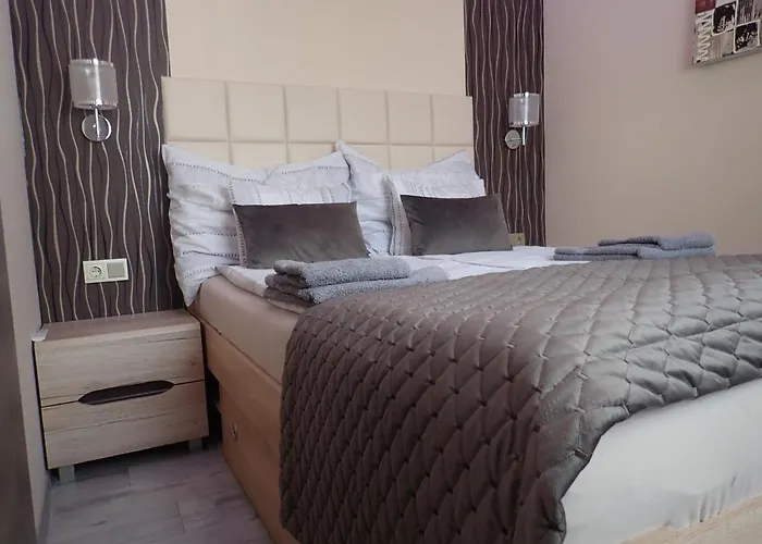 Bowery - Arnyas Vendeghazak - Jakuzzi Hasznalattal Balatonalmádi