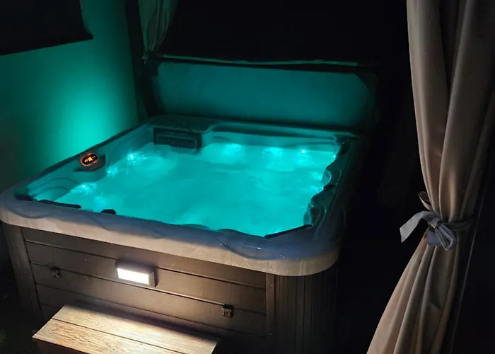 Apartmán Bowery - Arnyas Vendeghazak - Jakuzzi Hasznalattal