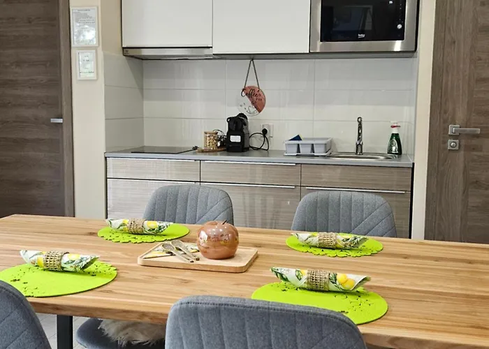 Bowery - Arnyas Vendeghazak - Jakuzzi Hasznalattal Apartmán Balatonalmádi