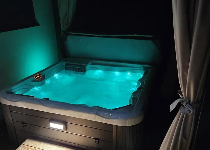 Apartmán Bowery - Arnyas Vendeghazak - Jakuzzi Hasznalattal Balatonalmádi